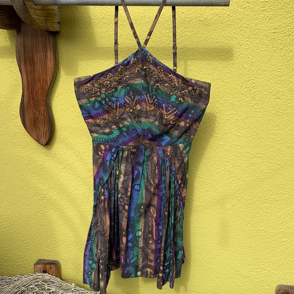 Ecote Adorable strappy cocktail dress! Green/purple/blue/black/tan pattern